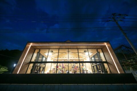 ★20200801_青の舎_外観（夜）